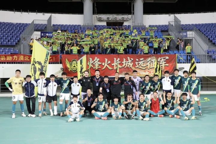 替補奇兵郭金鋮梅開二度，榆林礦工4-0完勝渭南青年提前出線