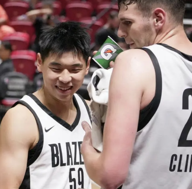 崔永熙：NBA訓(xùn)練連續(xù)3-4小時(shí)高強(qiáng)度，國內(nèi)球員難適應(yīng)