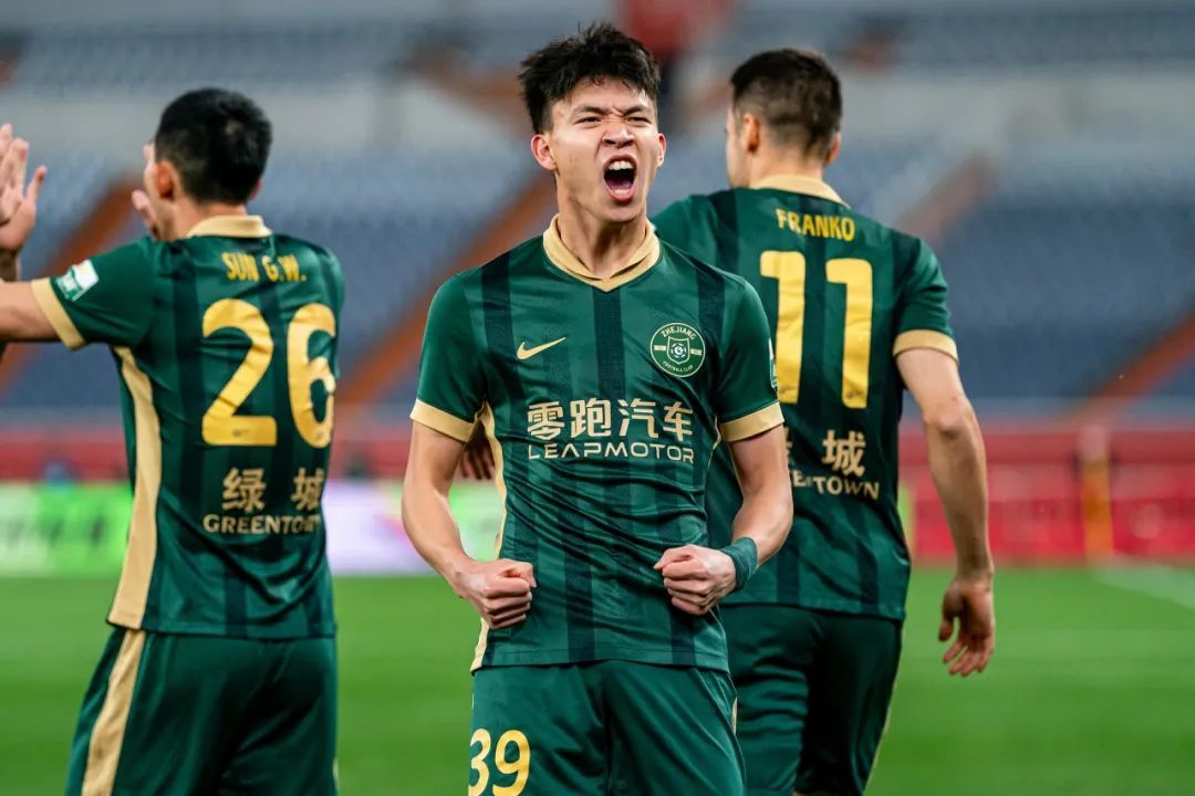 18歲王鈺棟8球登頂中超射手榜，40天從首球到并列第一