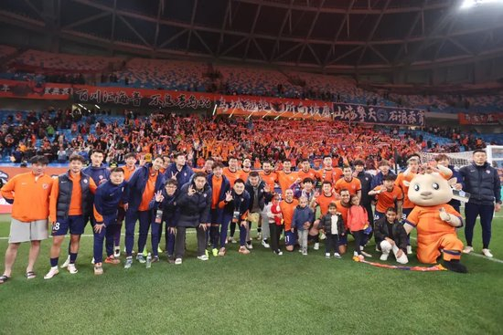 十輪不勝終結！青島海牛3-0完勝長春亞泰擺脫墊底