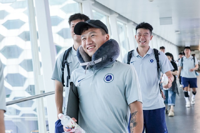 深圳新鵬城抵鄭 周六客戰河南