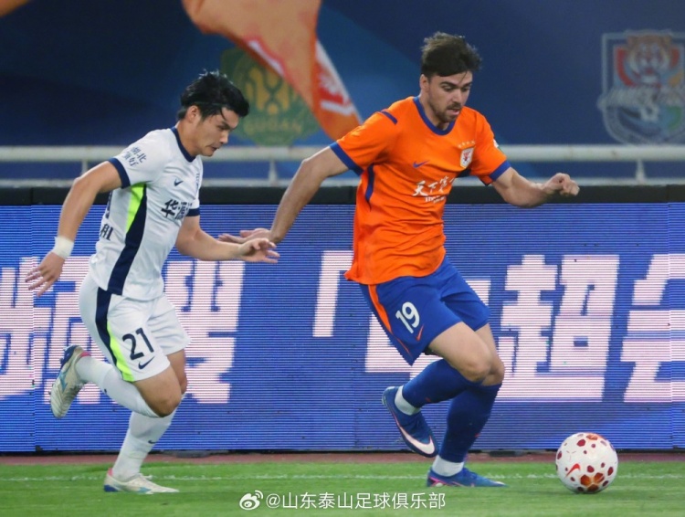 進球大戰！泰山主場3-3三鎮，半程收官前遭阻擊