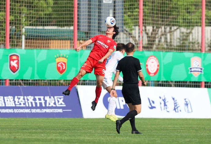 王逸偉貼地斬定勝局，上海海港富盛經開1-0蘭州隴原競技
