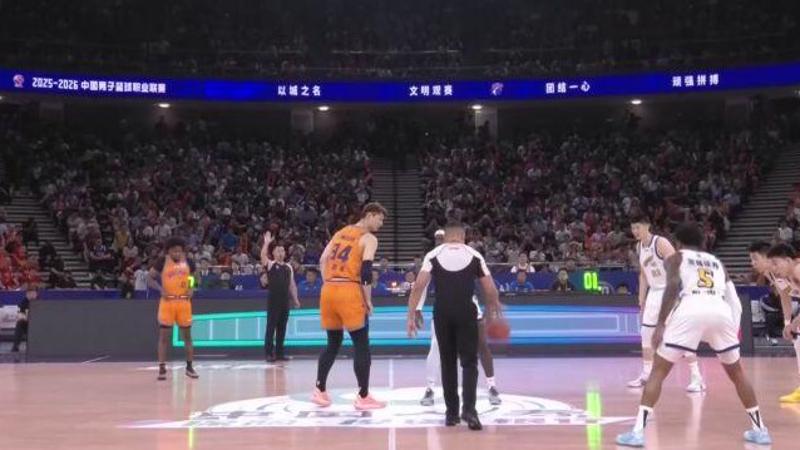[CCTV全場集錦]??上海險(xiǎn)勝廣廈2-0 古德溫31+11&搶斷3分壓哨絕殺 布朗空砍50分