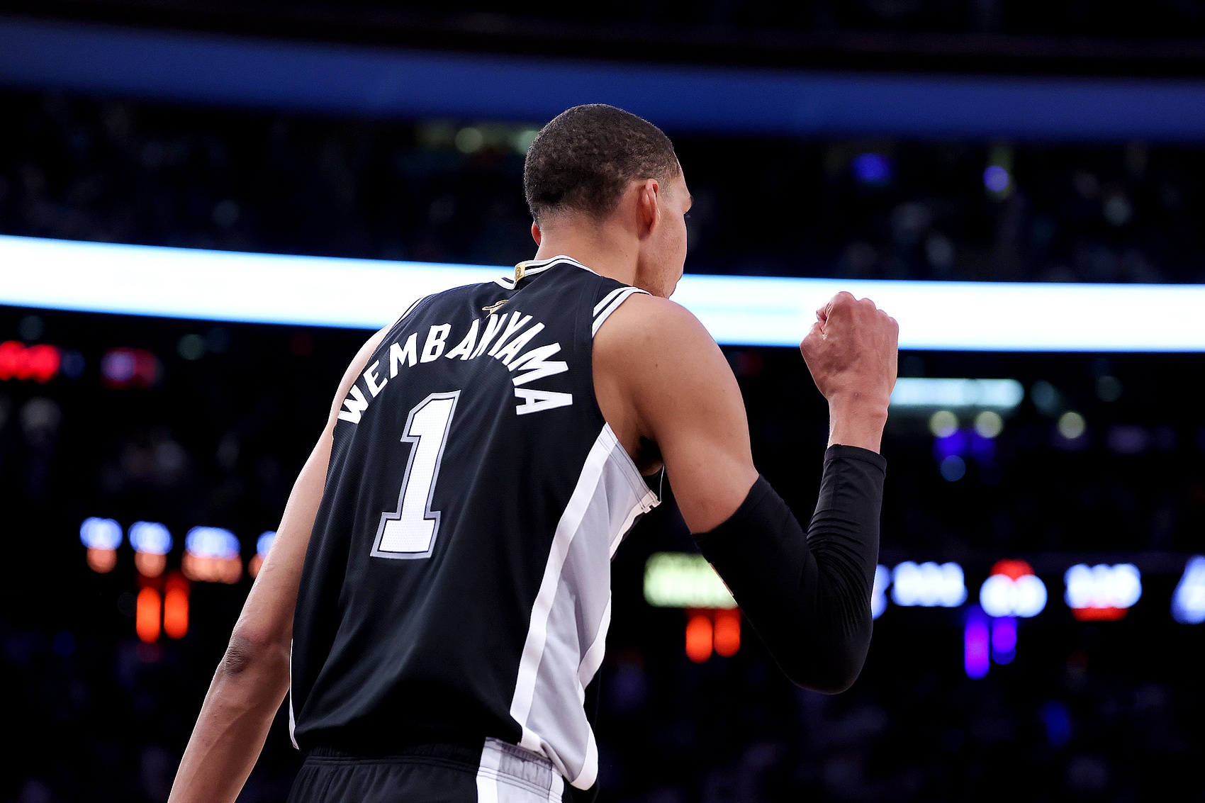 名嘴Nick Wright預測文班歷史地位：GOAT概率2%，前10守門員25%