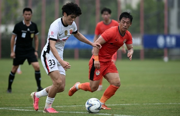 張琳芃頭槌劉祝潤爆射 海港2-1險勝賽更達晉級