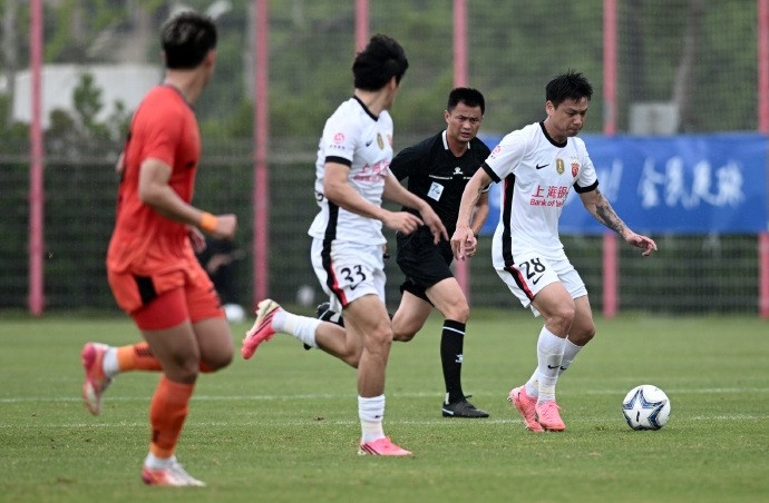 張琳芃頭槌劉祝潤爆射 海港2-1險勝賽更達晉級